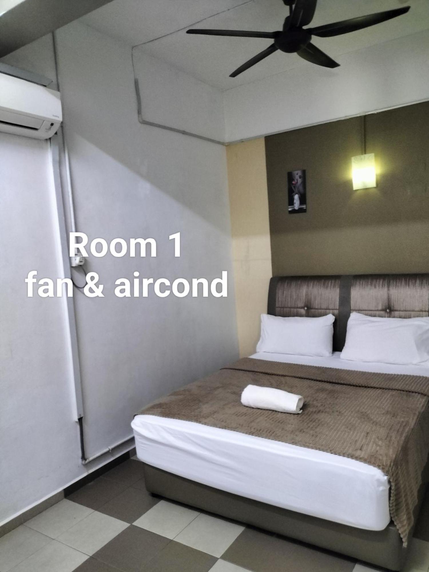 Ulfah Mersing Room photo
